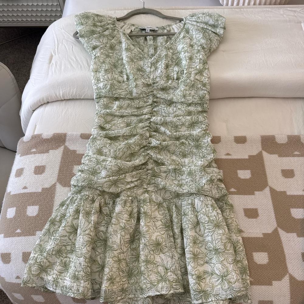 En Saison White and Green Floral Top